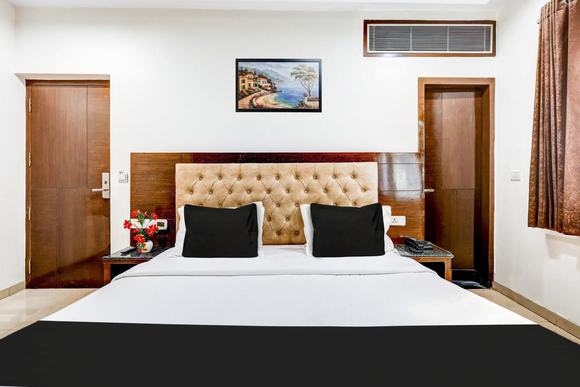 Super Townhouse Arakashan Road Paharganj Formerly Mohan International 뉴델리 외부 사진