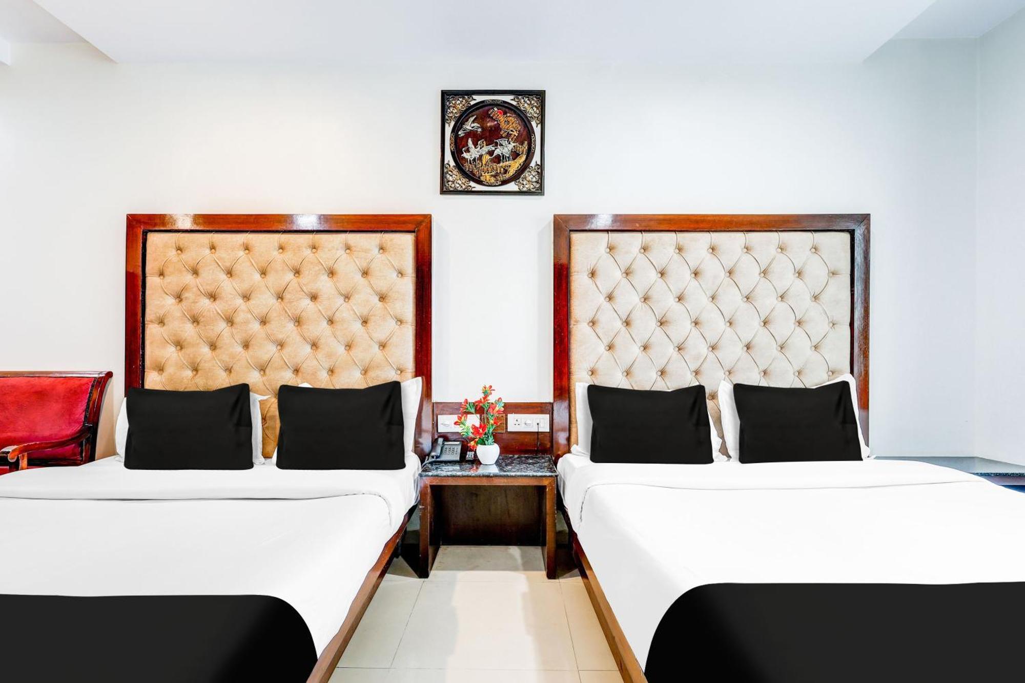 Super Townhouse Arakashan Road Paharganj Formerly Mohan International 뉴델리 외부 사진