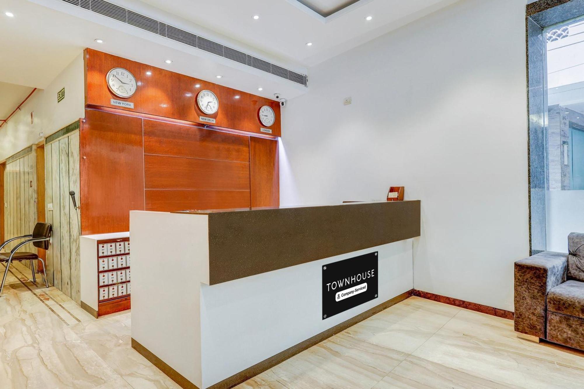 Super Townhouse Arakashan Road Paharganj Formerly Mohan International 뉴델리 외부 사진