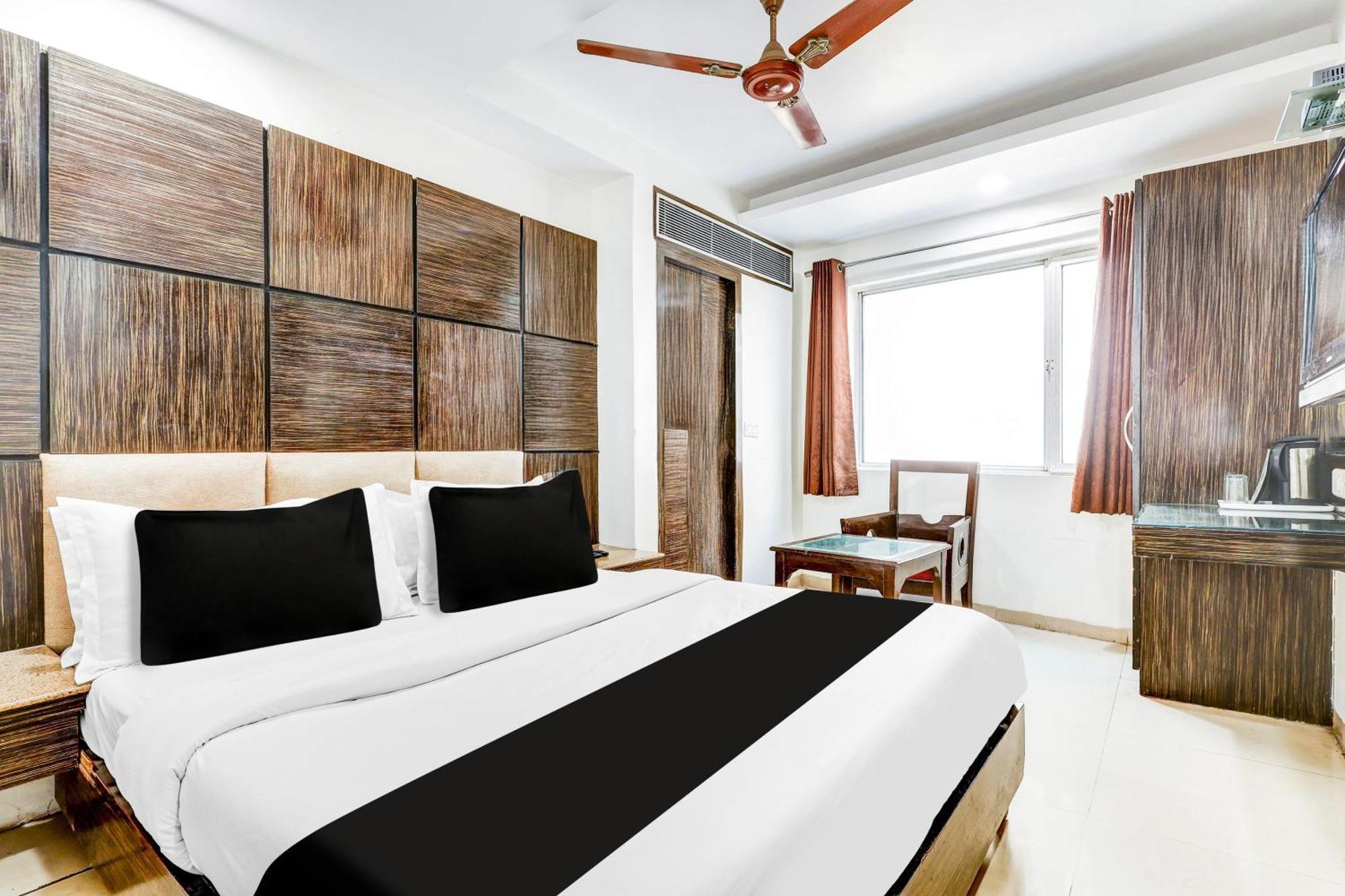 Super Townhouse Arakashan Road Paharganj Formerly Mohan International 뉴델리 외부 사진