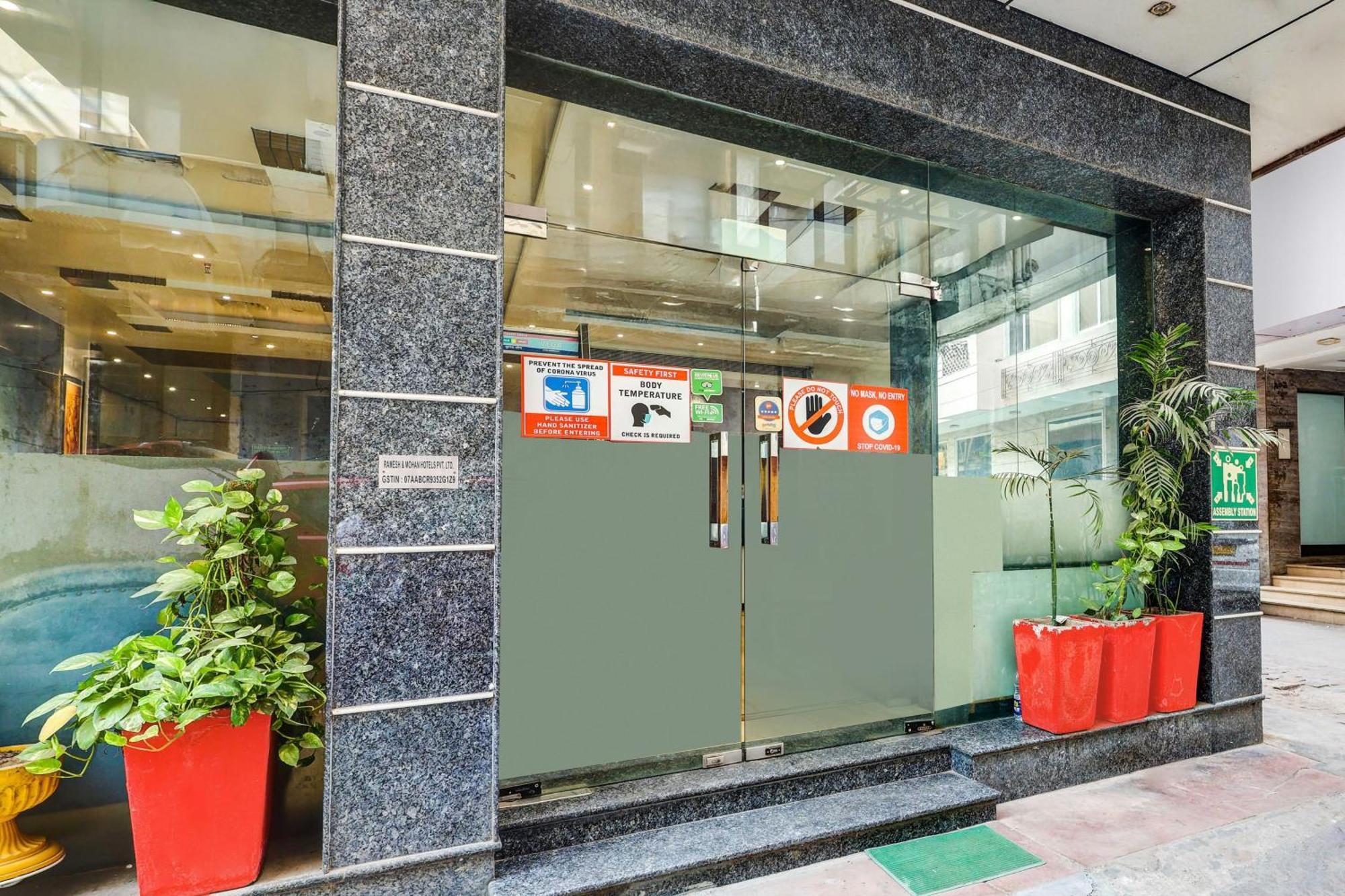Super Townhouse Arakashan Road Paharganj Formerly Mohan International 뉴델리 외부 사진