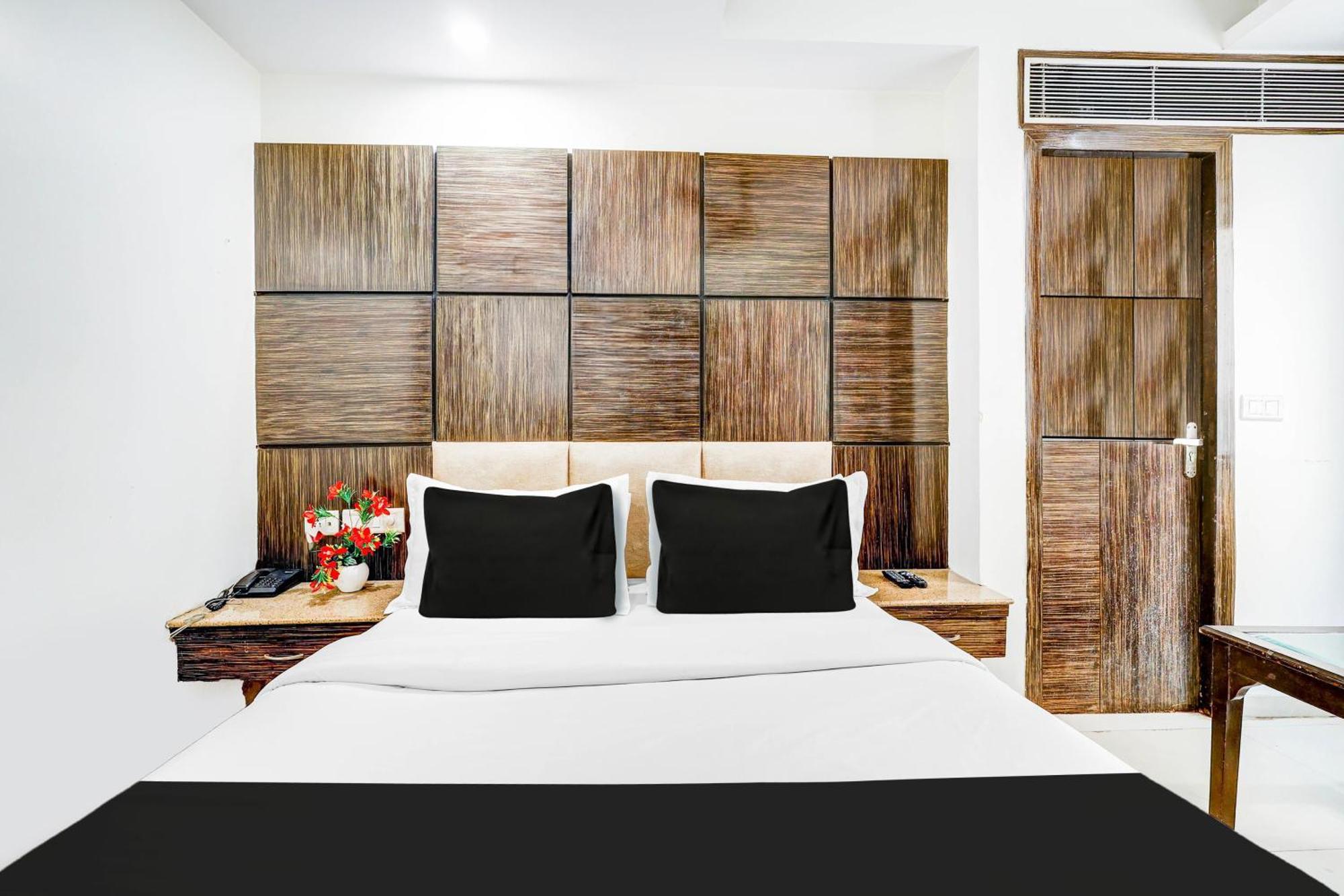 Super Townhouse Arakashan Road Paharganj Formerly Mohan International 뉴델리 외부 사진